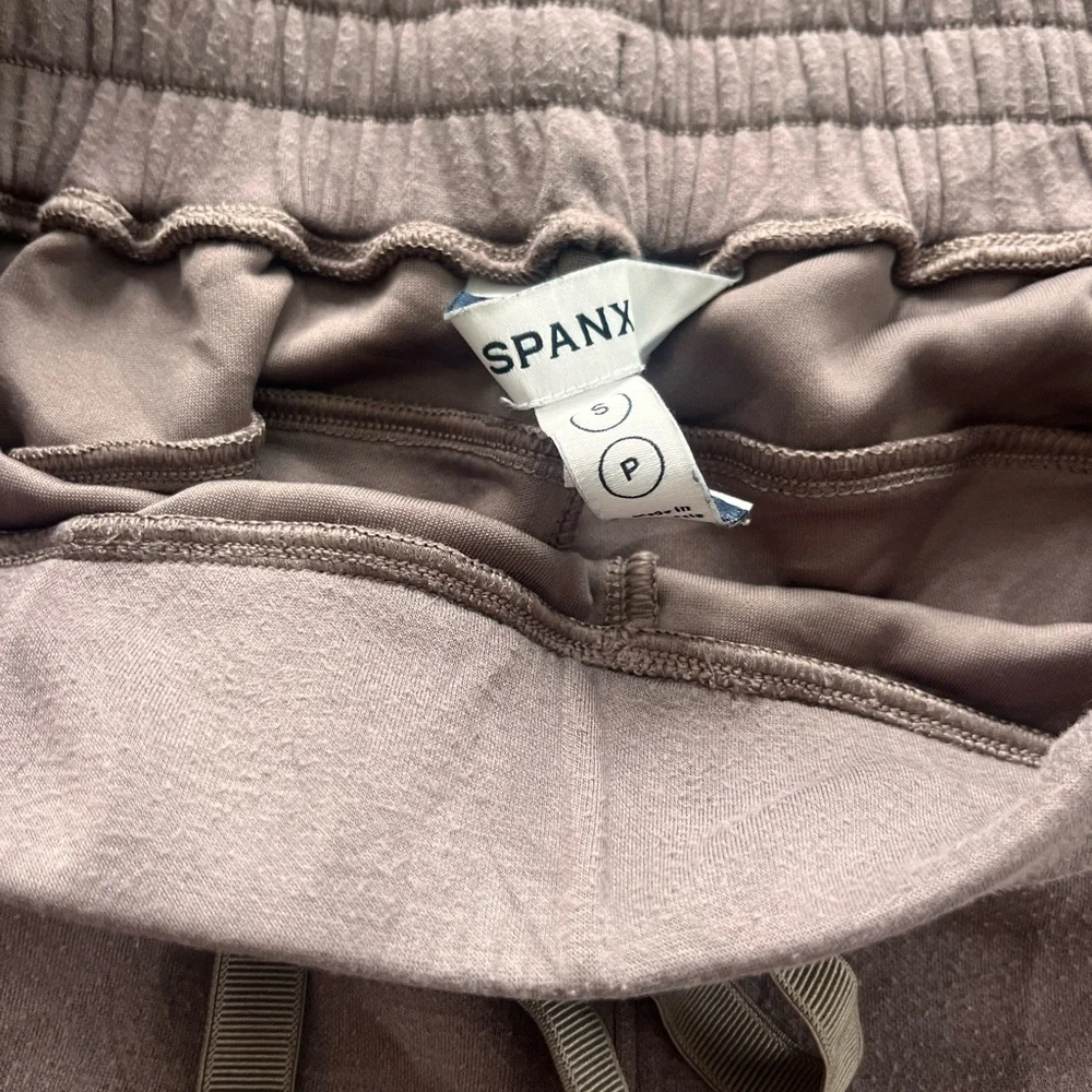 AirEssentials Wide Leg Pants - Picture 4 of 5